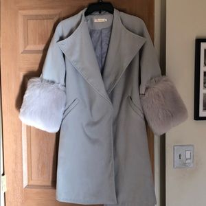 Feibisi coat with fur trim cuffs XXL